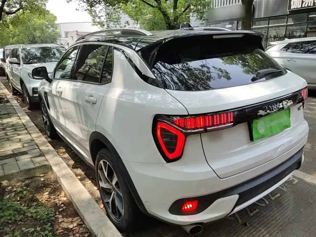 Lynk & Co 01 2017 2.0T AWD Pro фото 5