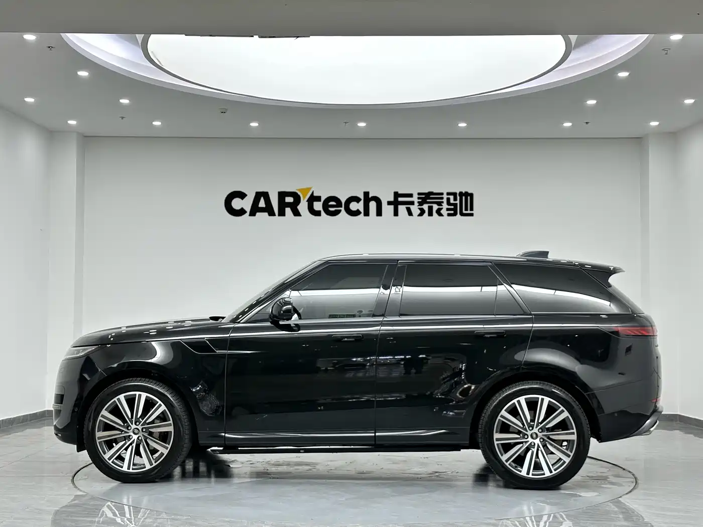 Land Rover Range Rover Sport 2023 360PS S фото 5
