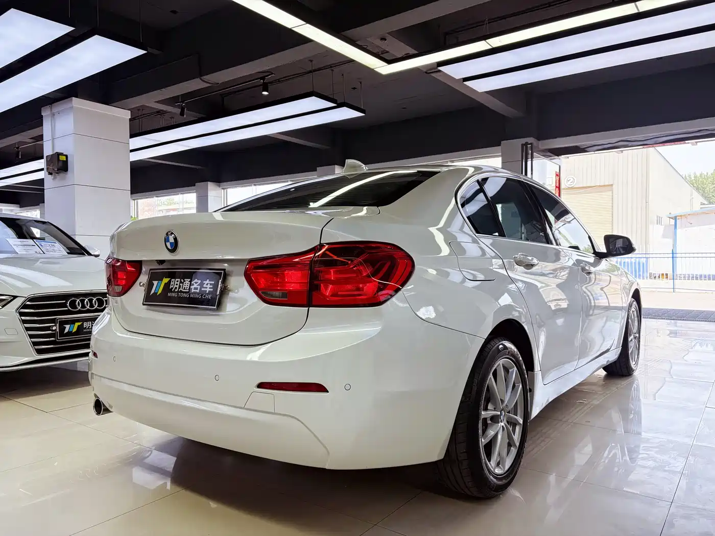 BMW 1 Series 2018 118i Fashion Edition фото 6