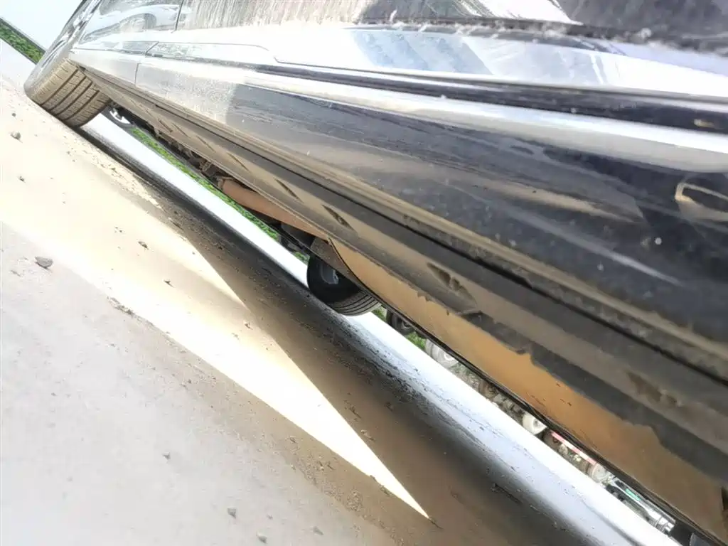 Hongqi HQ9 2023 2.0T Smart Connect Flag Enjoy Edition фото 22
