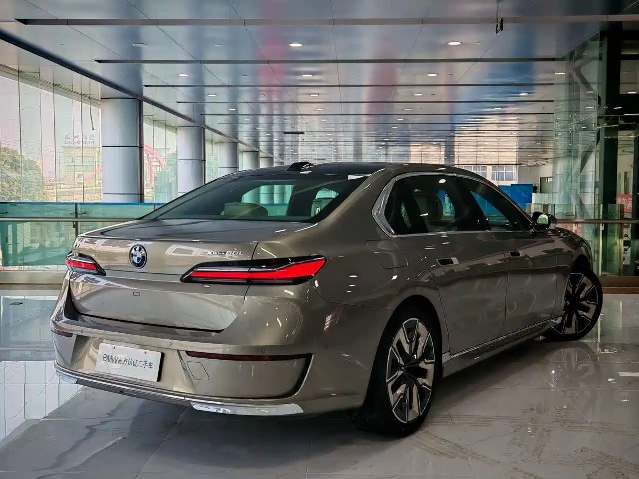 BMW I7