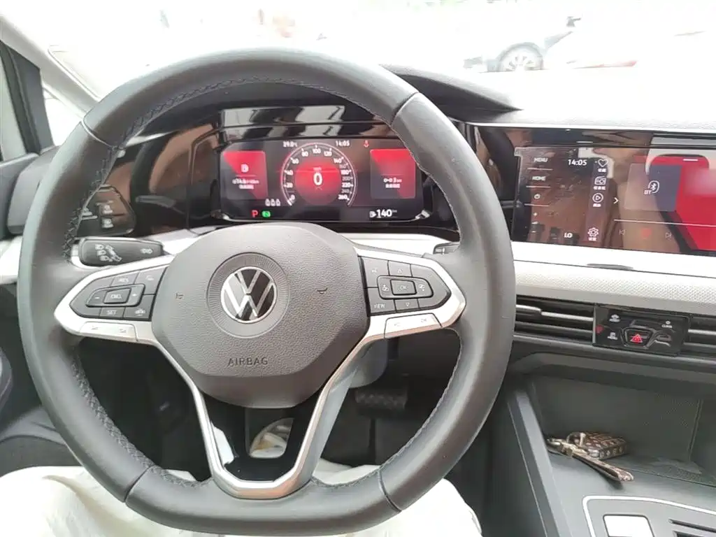 VOLKSWAGEN GOLF
