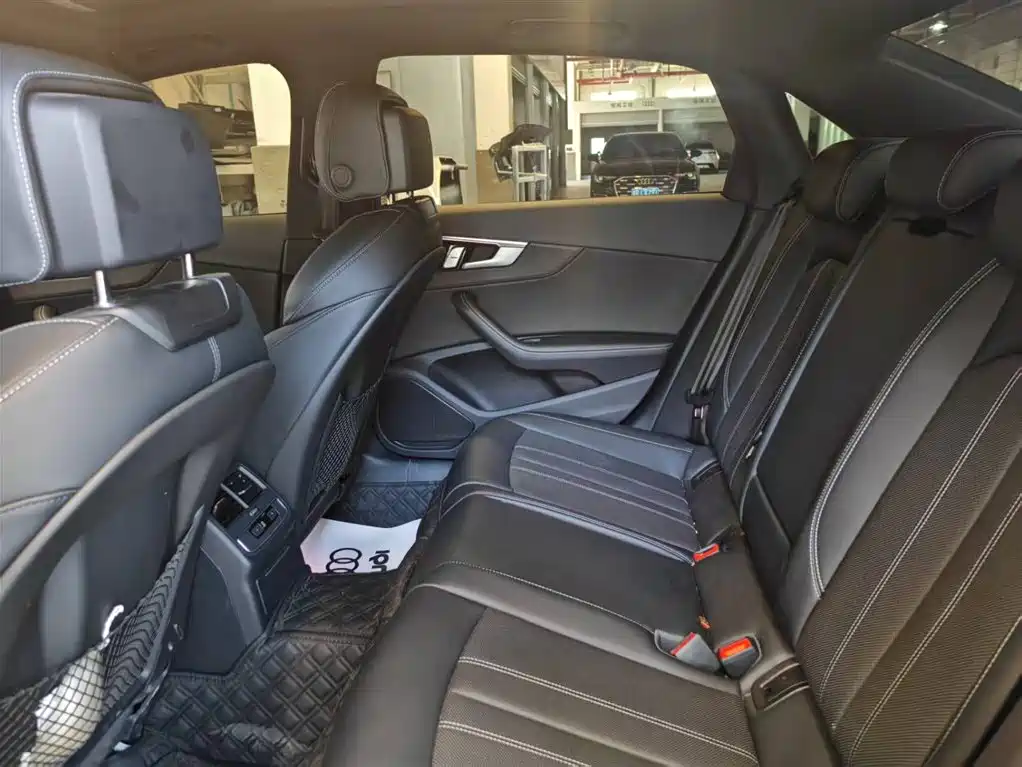 Audi A4L 2024 40 TFSI Luxury Dynamic фото 12