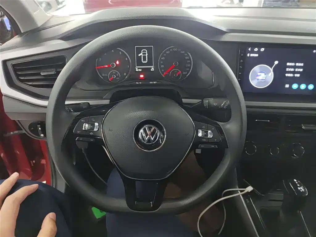 Volkswagen Polo 2019 Plus 1.5L Automatic Panorama Enjoyment Edition фото 11