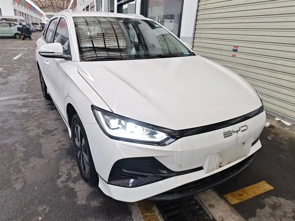 BYD E2