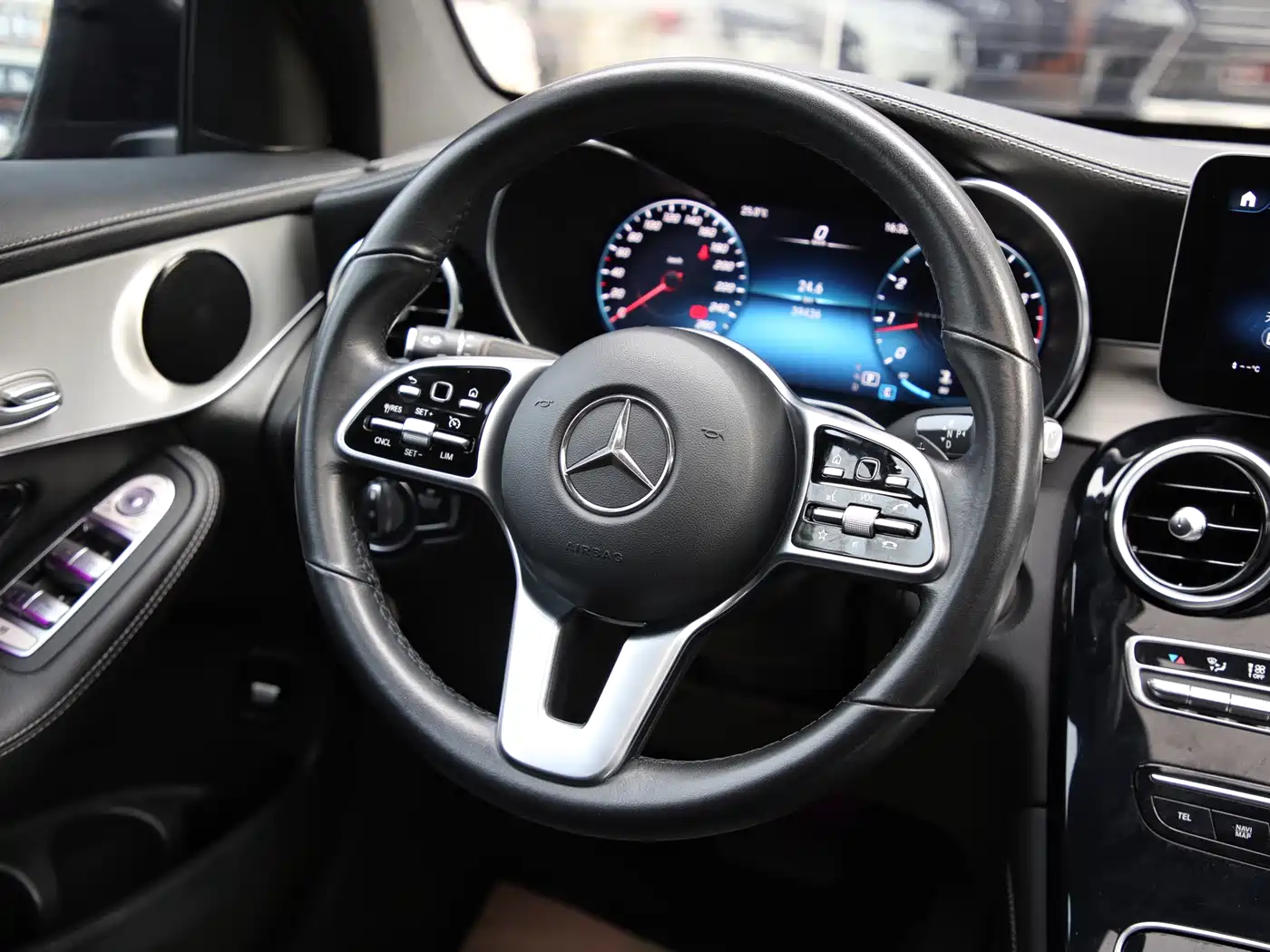 Mercedes-Benz GLC Coupe 2020 GLC 260 4MATIC Coupe SUV фото 6