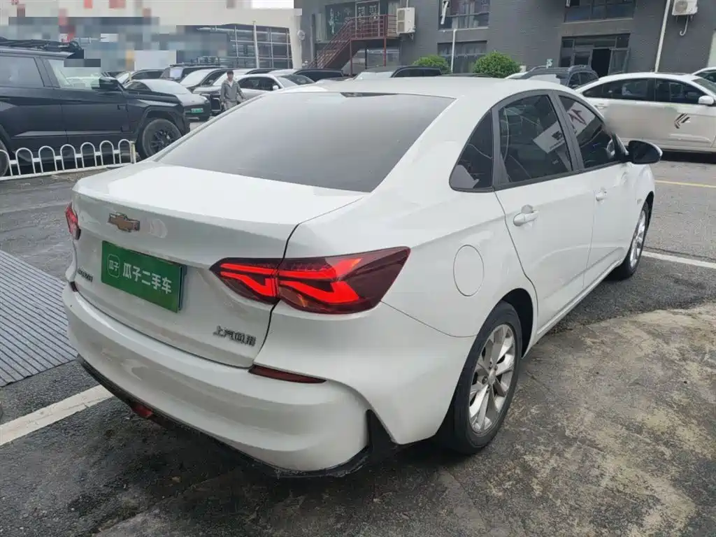 CHEVROLET CRUZE