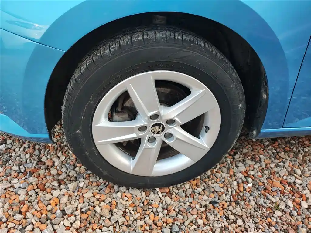 Škoda Fabia 2016 1.4L Automatic Car Enjoy Edition фото 25