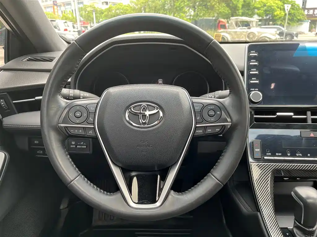 Toyota Avalon 2019 Hybrid 2.5L Luxury Edition China V фото 16