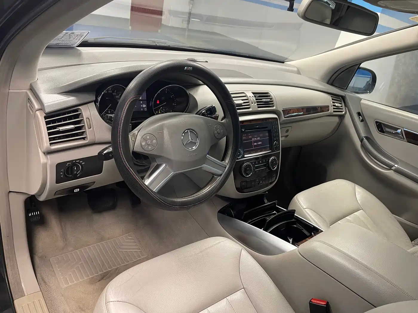 Mercedes-Benz R-Class 2010 R 350 L 4MATIC Grand Edition фото 13