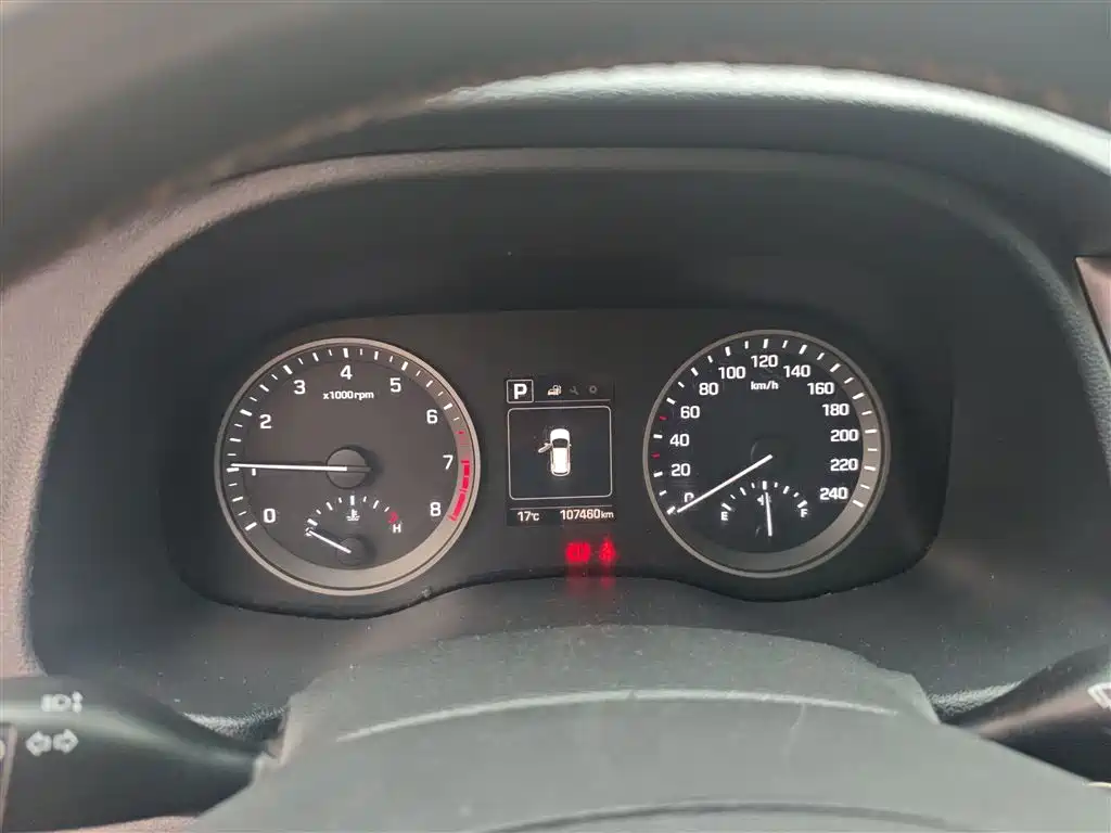 Hyundai Tucson 2015 2.0L Automatic 2WD Smart фото 12