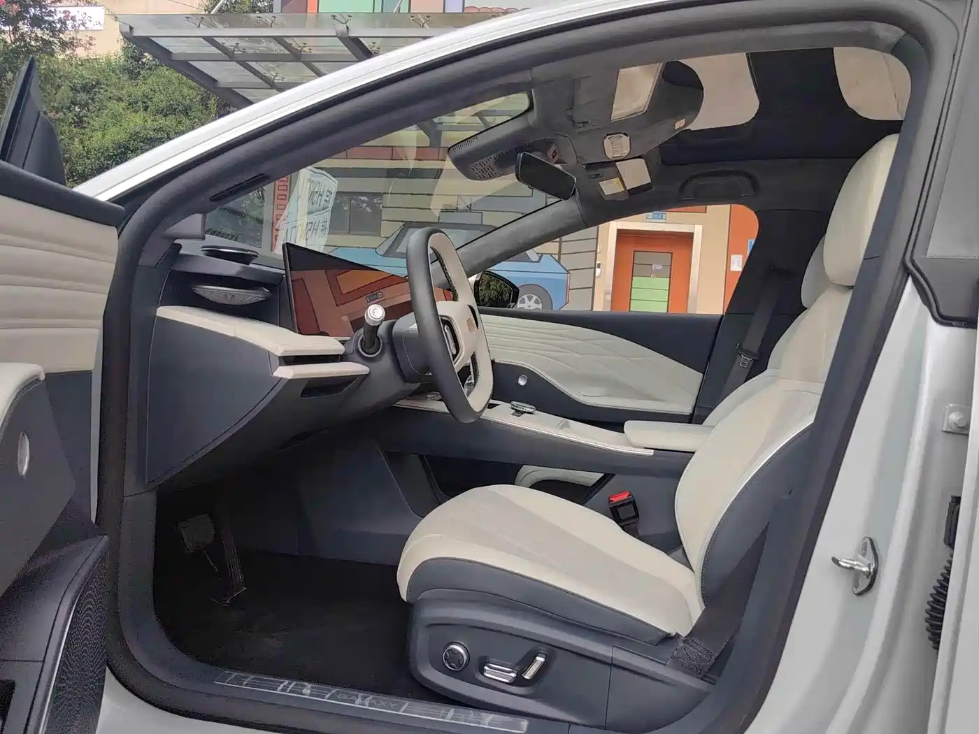 Geely Galaxy Galaxy E8 2024 665km RWD Starship Voyager Edition фото 4