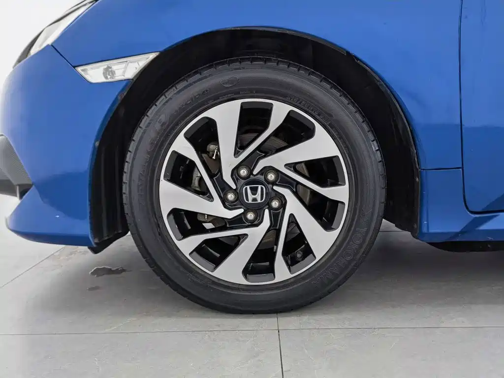 Фото 17 - Honda Civic