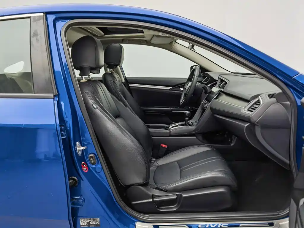 Фото 23 - Honda Civic
