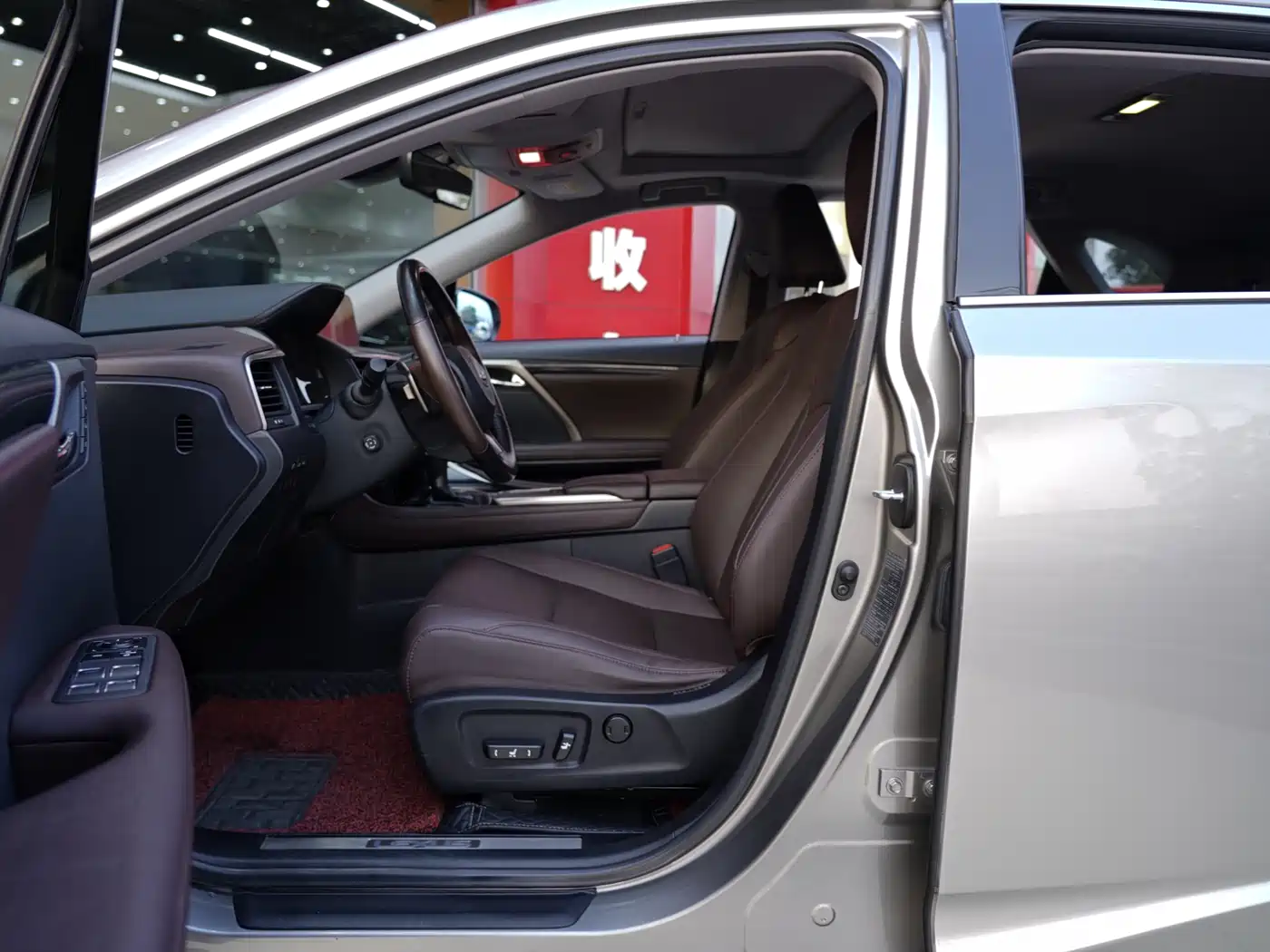 Lexus RX 2020 Facelift 300 2WD Comfort Edition фото 5