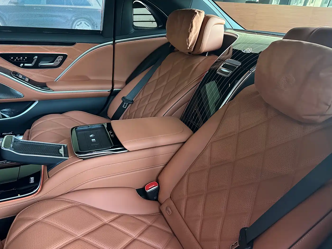 Mercedes-Benz Maybach S-Class 2026 S 580 4MATIC фото 12
