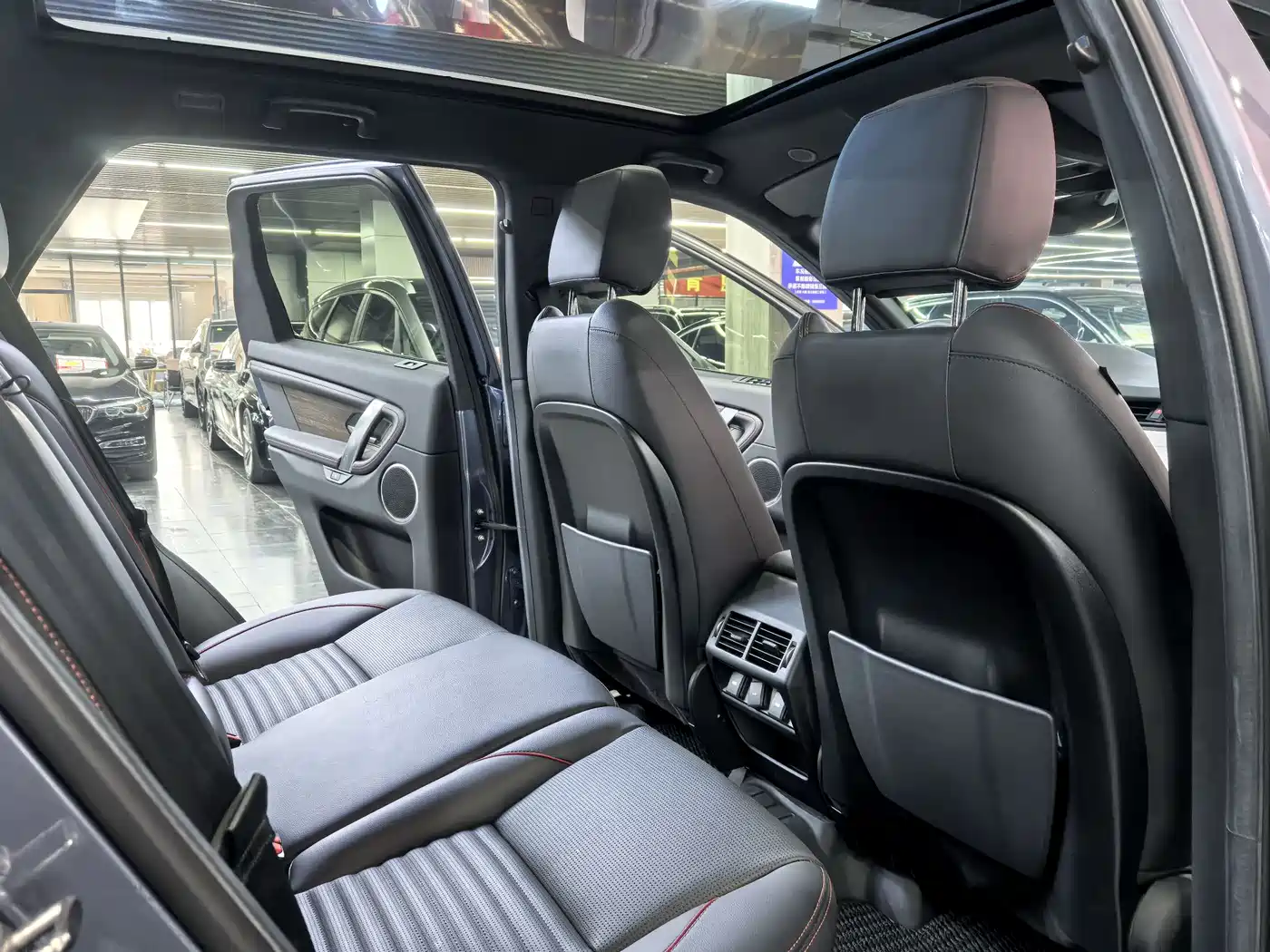 LAND ROVER DISCOVER SPORTS