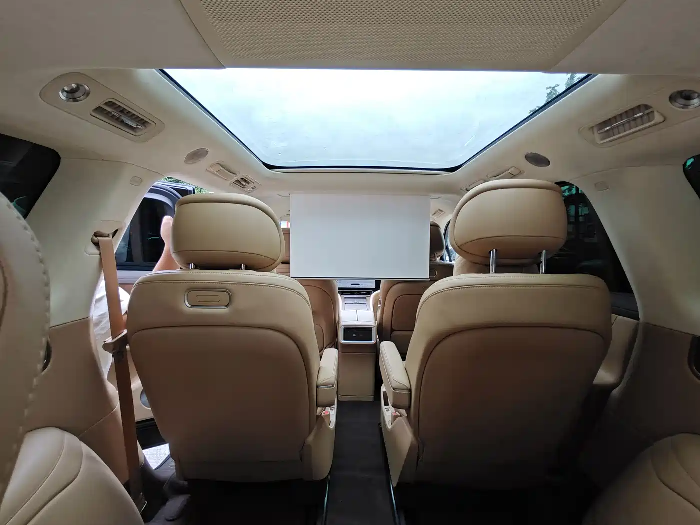 AITO Wenjie AITO M9 2025 Extended Range Ultra 52kWh 6-Seater фото 13
