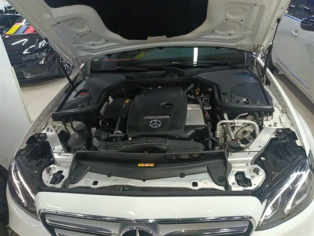 Mercedes-Benz E-Class 2019 E 200 L Sport фото 10