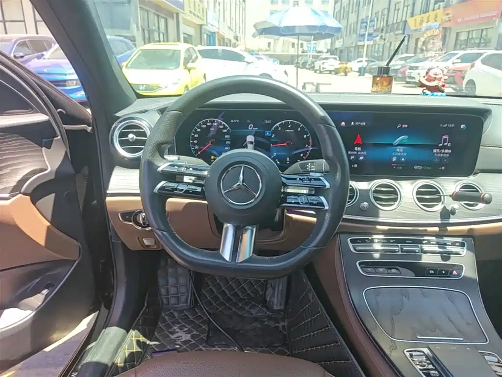 MERCEDES-BENZ E-CLASS