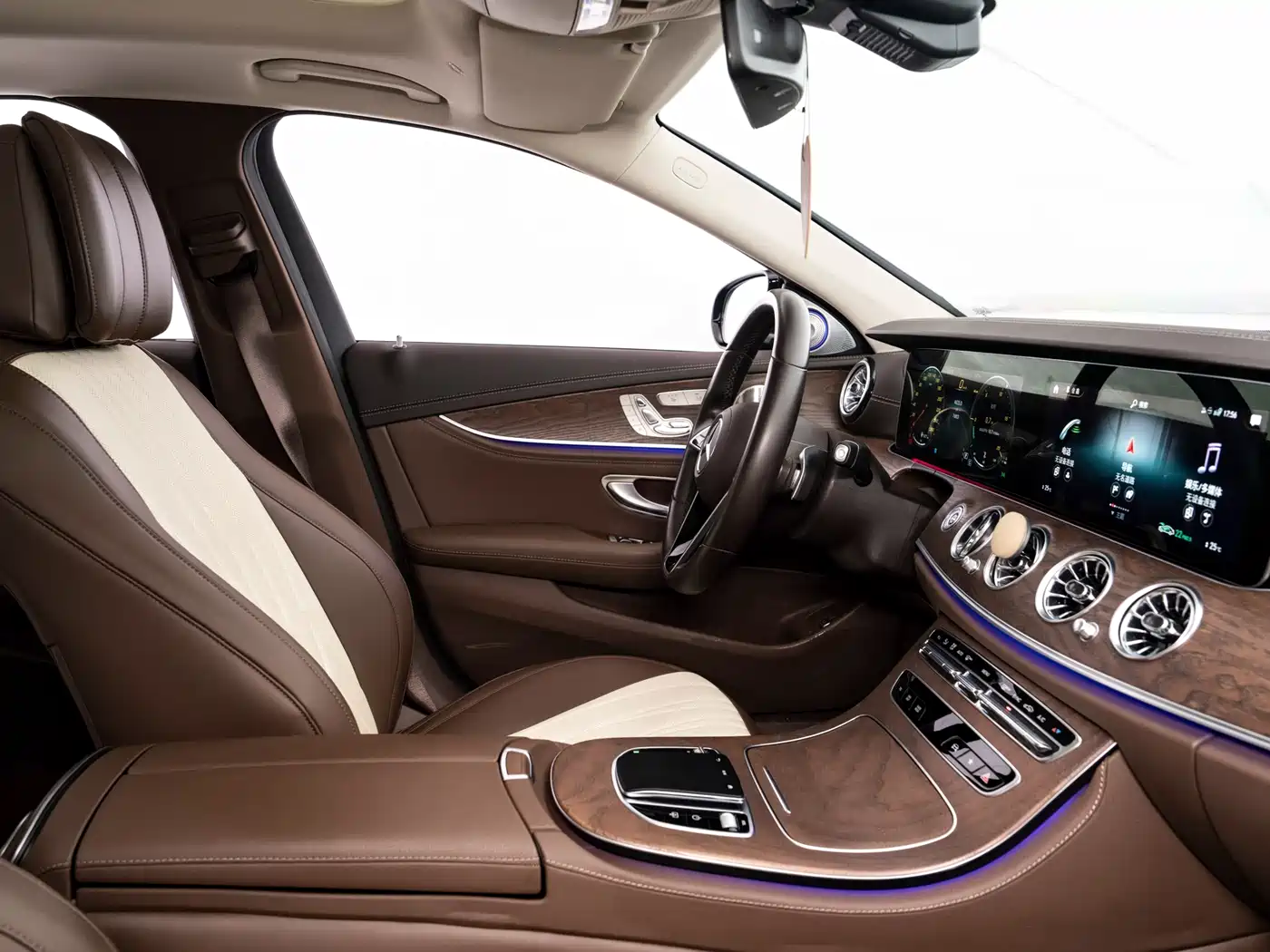 Mercedes-Benz E-Class 2023 E 300 L Luxury фото 26