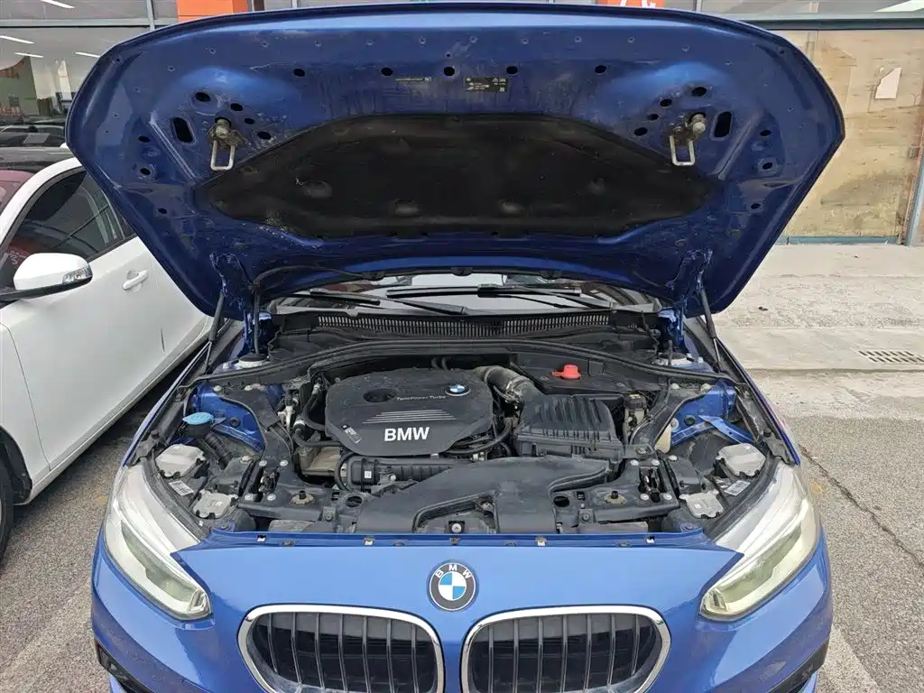 BMW 1 Series 2018 Facelift 118i Sport фото 20