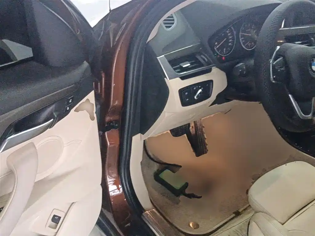 BMW X1 2016 sDrive18Li Luxury Model фото 16