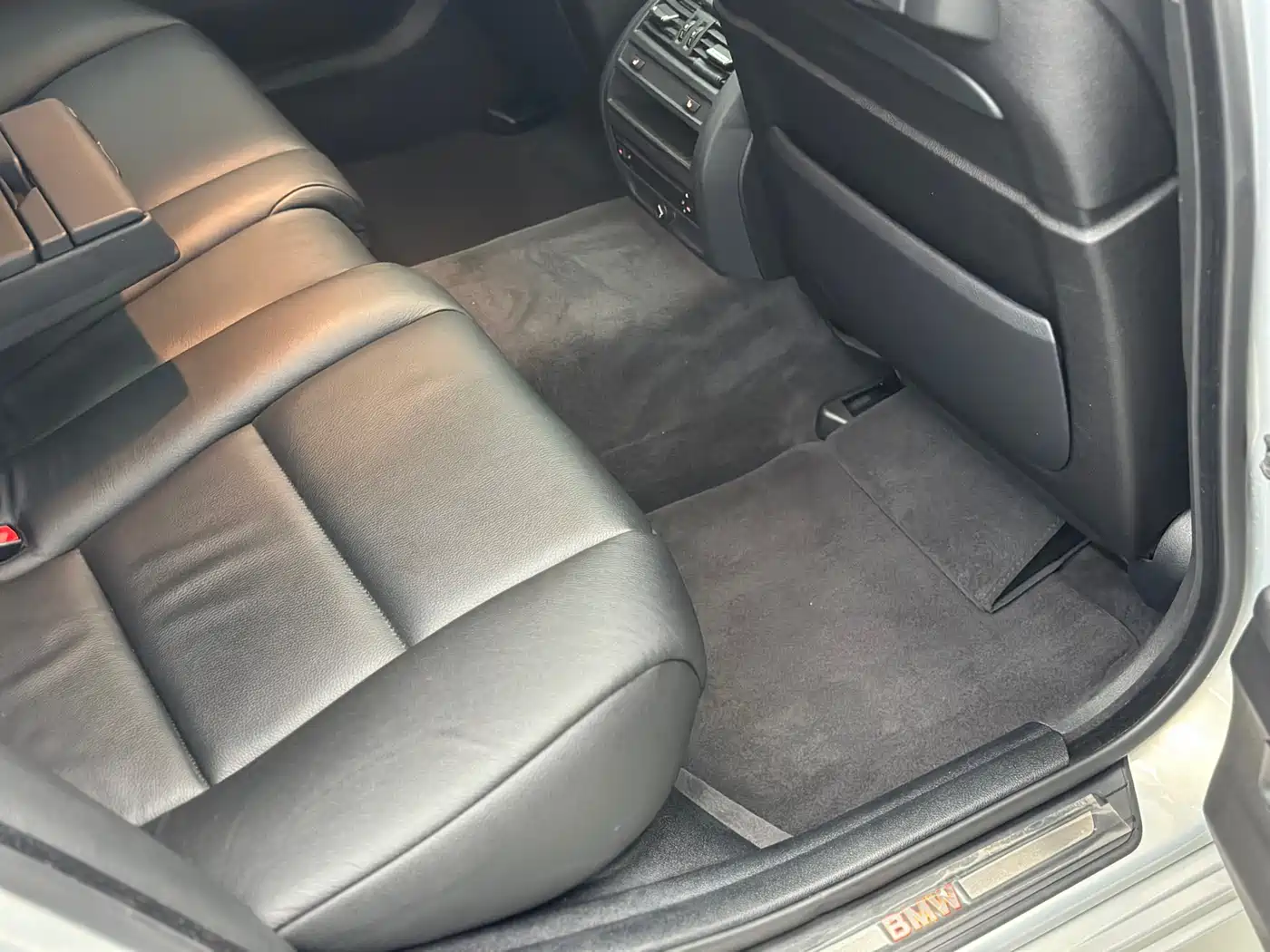 BMW 5 Series 2011 535Li Luxury фото 38