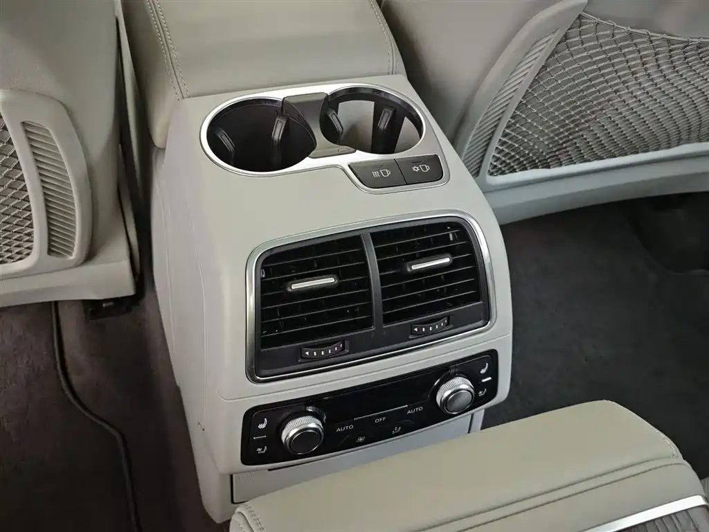 Audi A6L 2014 50 TFSI quattro Luxury фото 10