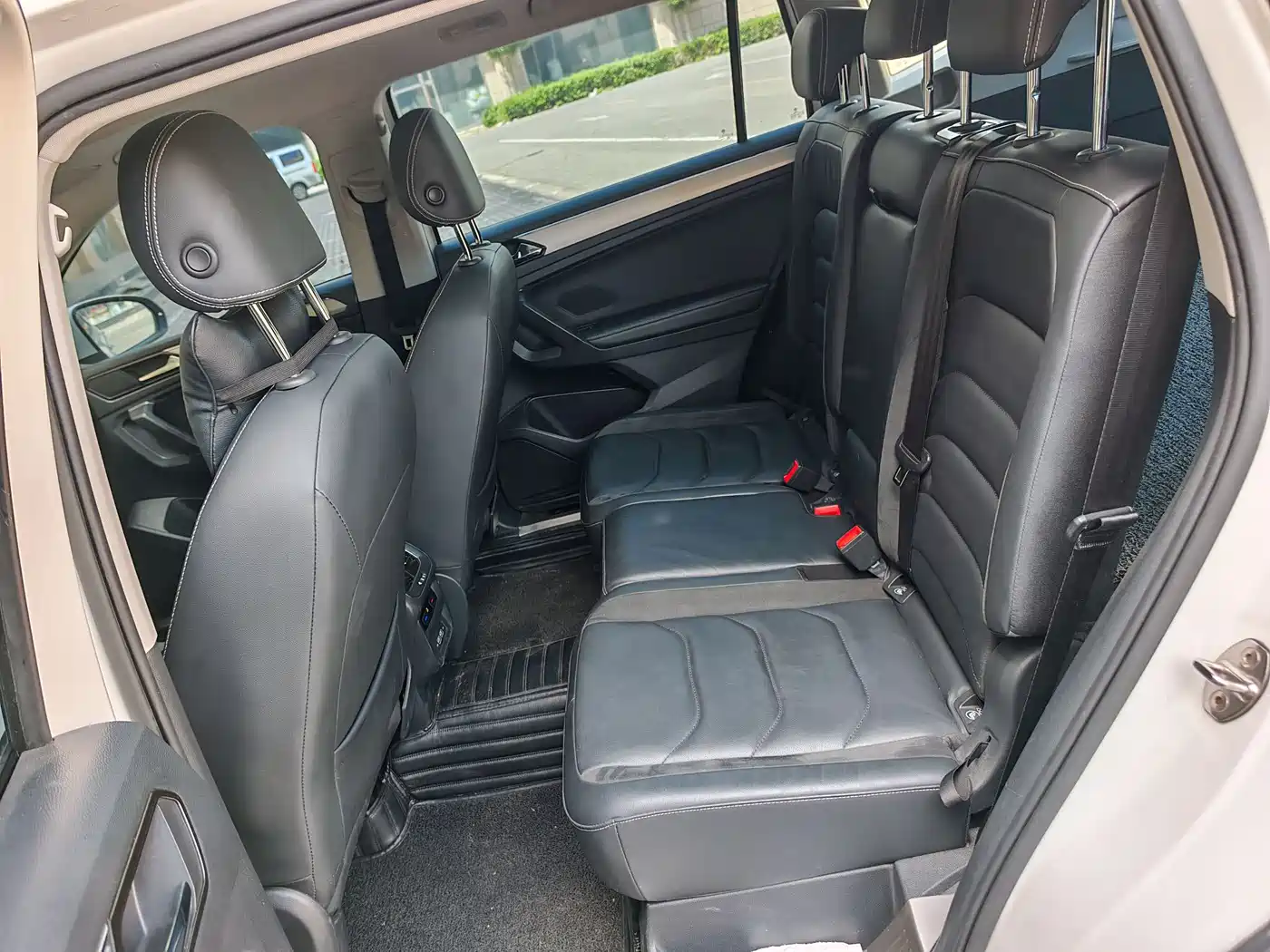 Volkswagen Tiguan L 2019 330TSI Automatic 2WD Smart Luxury Edition China VI фото 10