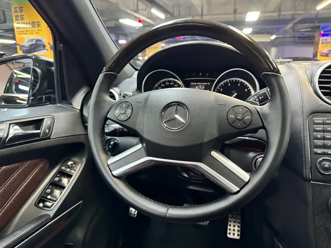 Mercedes-Benz GL-Class 2011 GL 450 Prestige Grand Edition фото 20