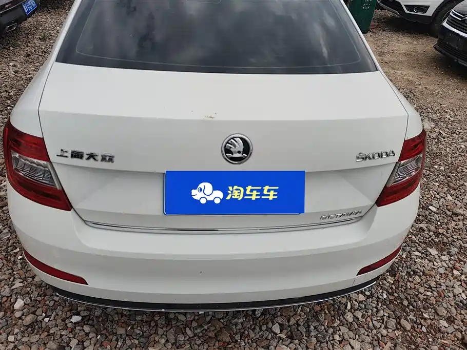 Škoda Octavia 2016 1.6L Automatic Smart Edition фото 4