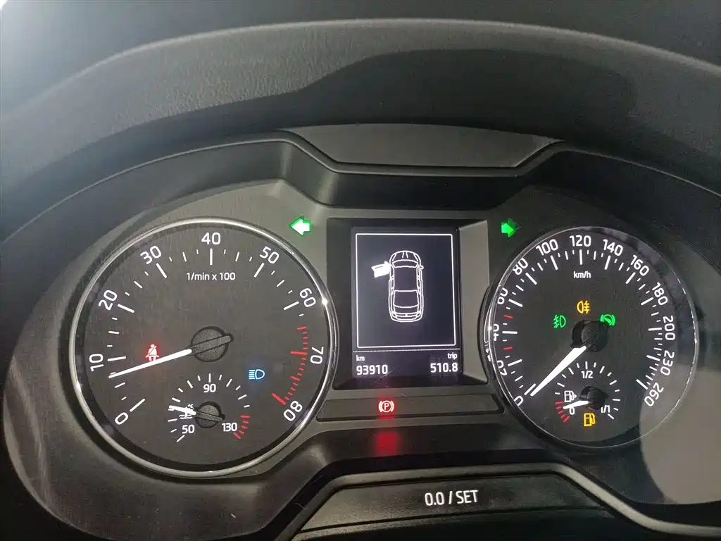 Škoda Octavia 2017 1.6L Automatic Smart Edition фото 8
