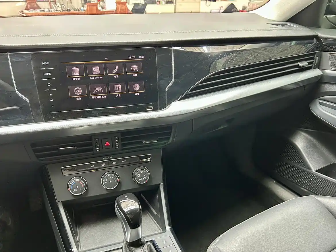 Volkswagen Passat 2022 280TSI Elite Edition фото 15
