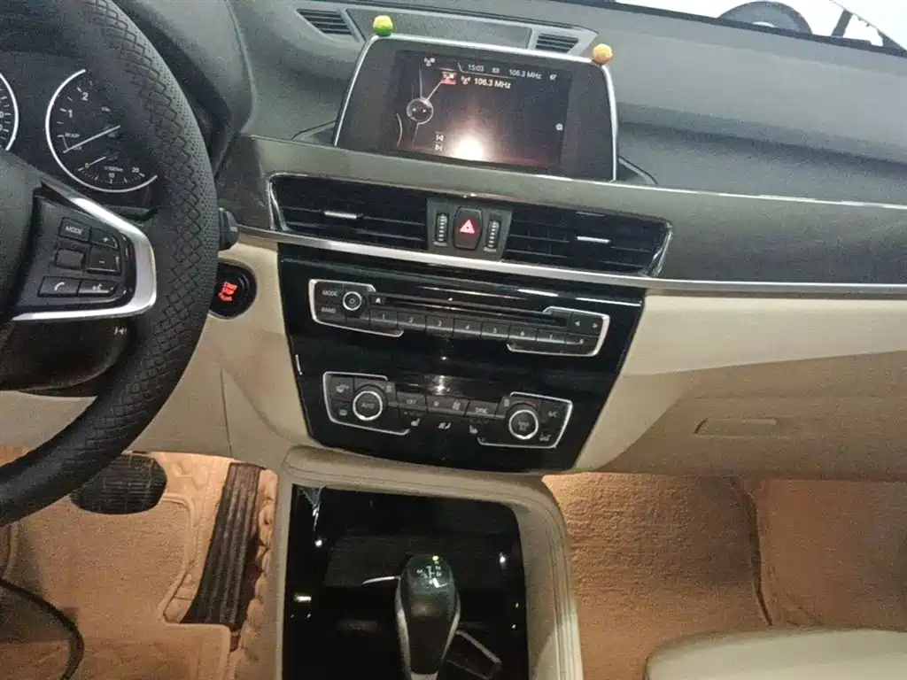 BMW X1 2016 sDrive18Li Luxury Model фото 13
