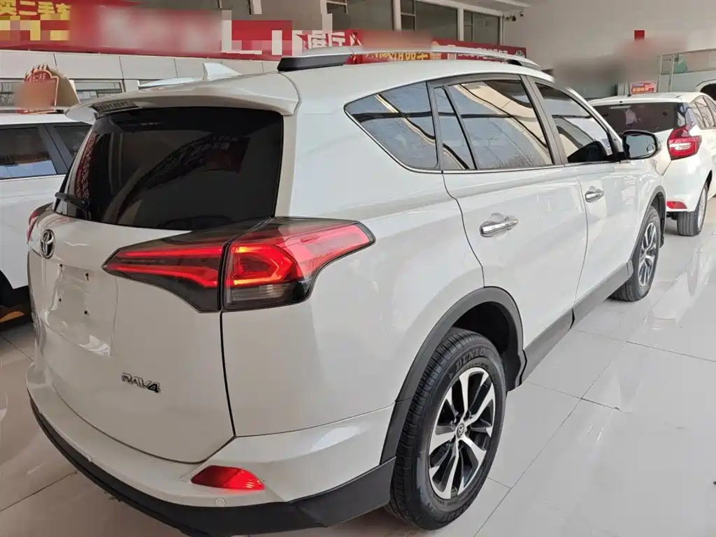 Toyota RAV4 Rongfang 2016 2.0L CVT 2WD Comfort (China V) фото 7