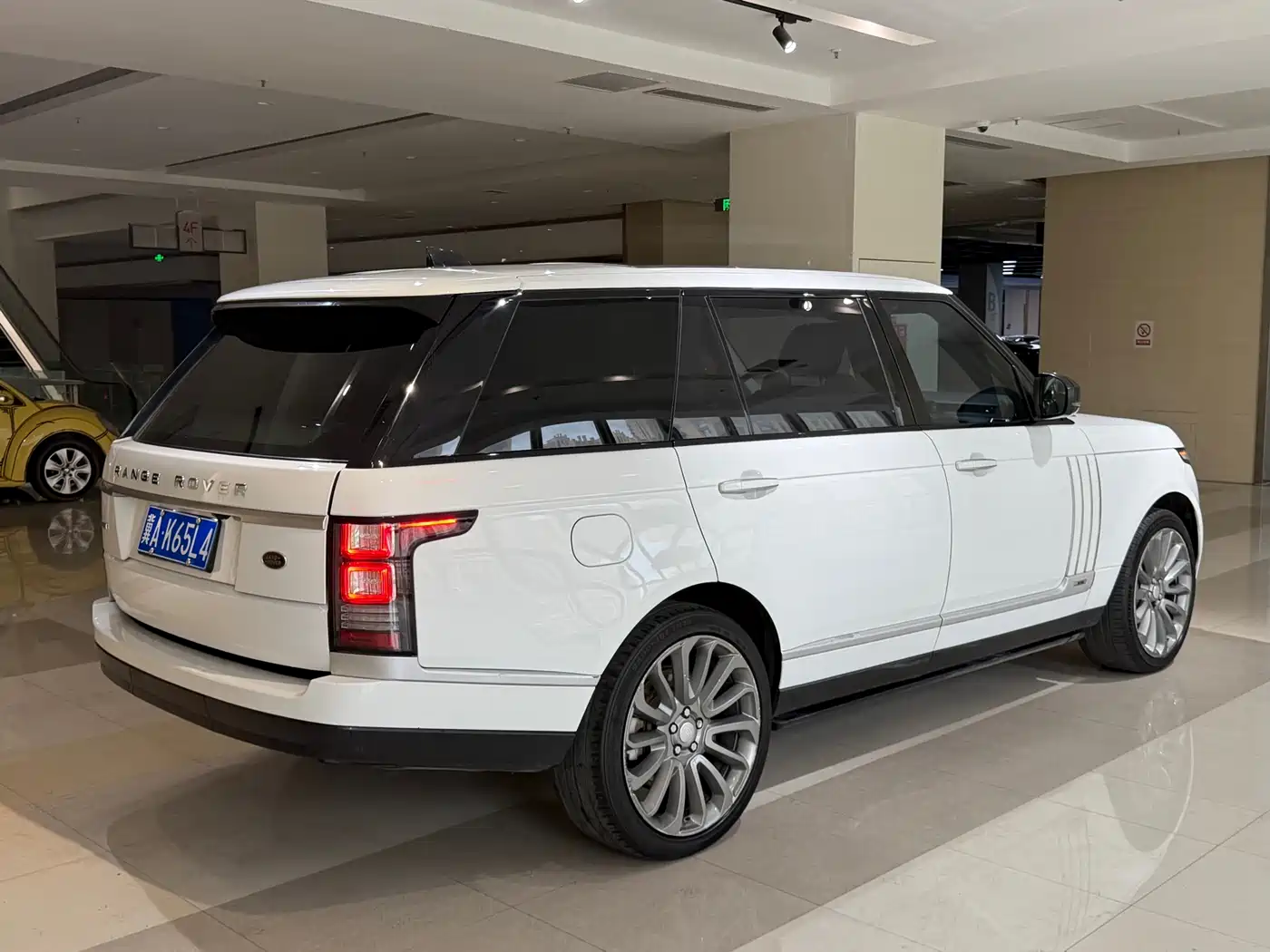 Land Rover Range Rover 2016 3.0 SC V6 Vogue LWB фото 5