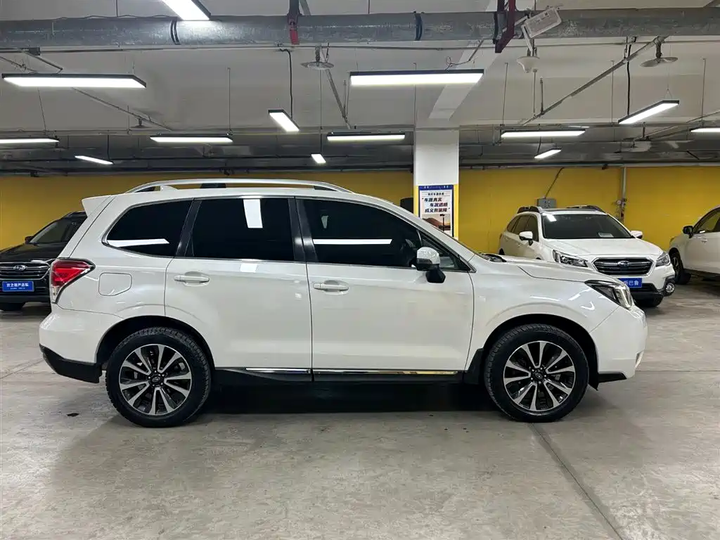 Subaru Forester 2016 2.5i Prestige Navigation Edition фото 5