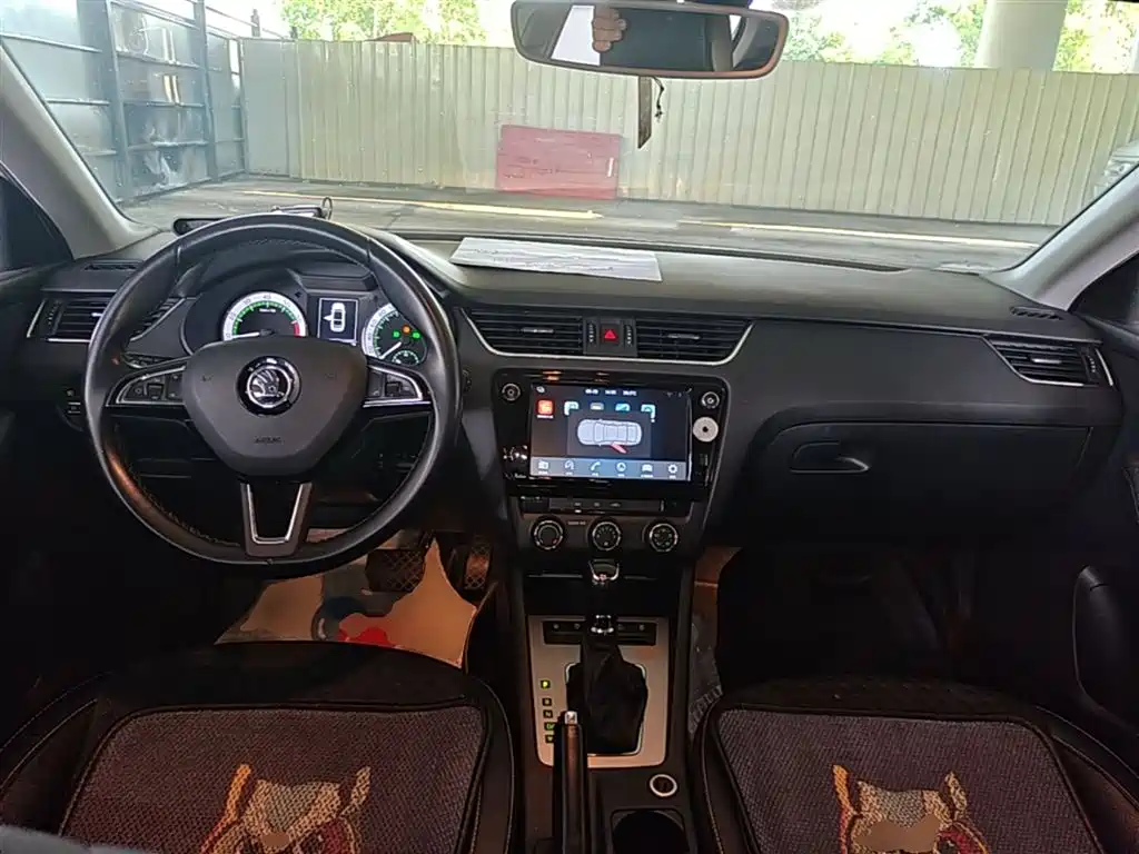 Škoda Octavia 2018 TSI230 DSG Luxury Edition фото 10