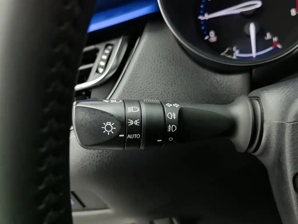 Toyota IZOA 2018 2.0L Yichi Edition China V фото 21