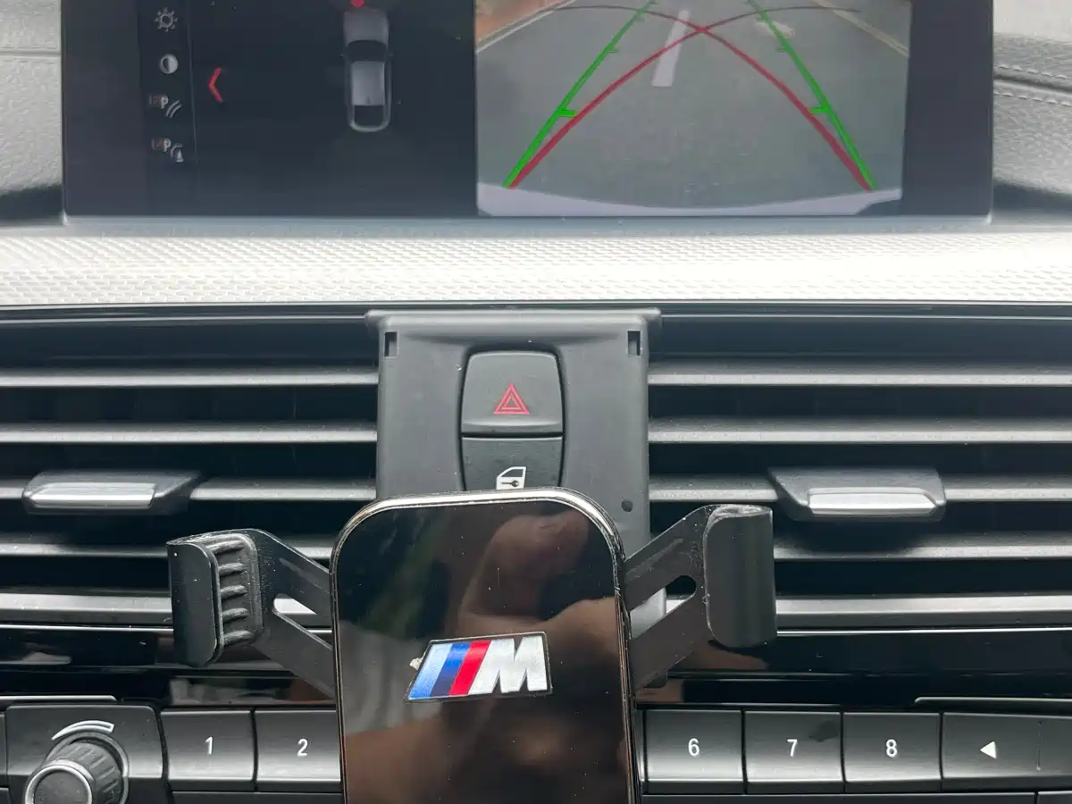 BMW 3 Series GT 2018 320i M Sport фото 23