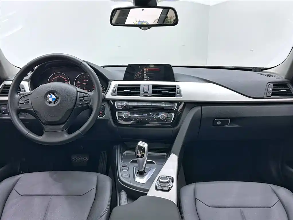 BMW 3 Series 2016 320Li Fashion Model фото 11