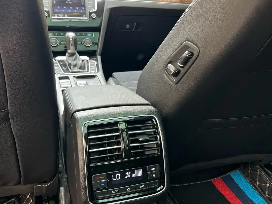 Volkswagen Magotan 2017 330TSI DSG Luxury фото 8