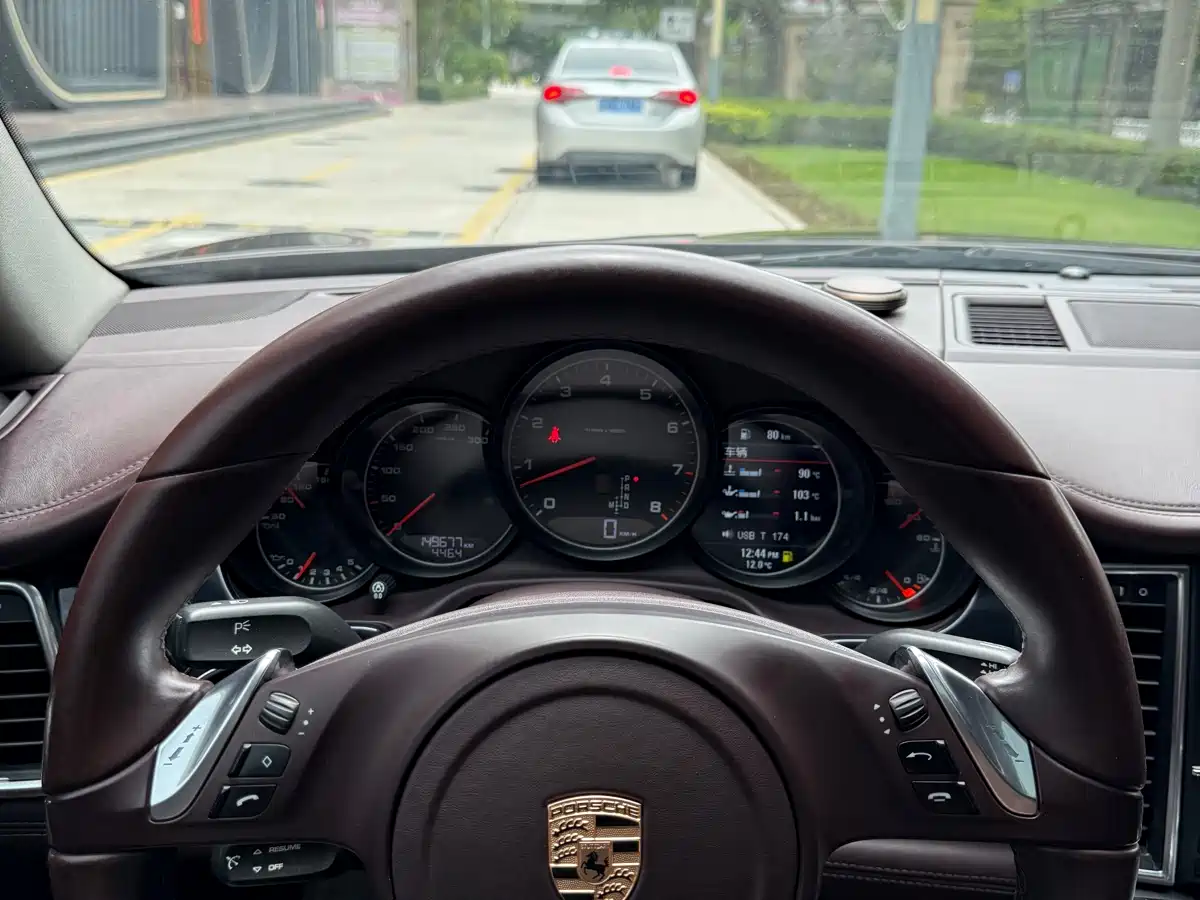 Porsche Panamera 2013 Panamera Platinum Edition 3.6L фото 28