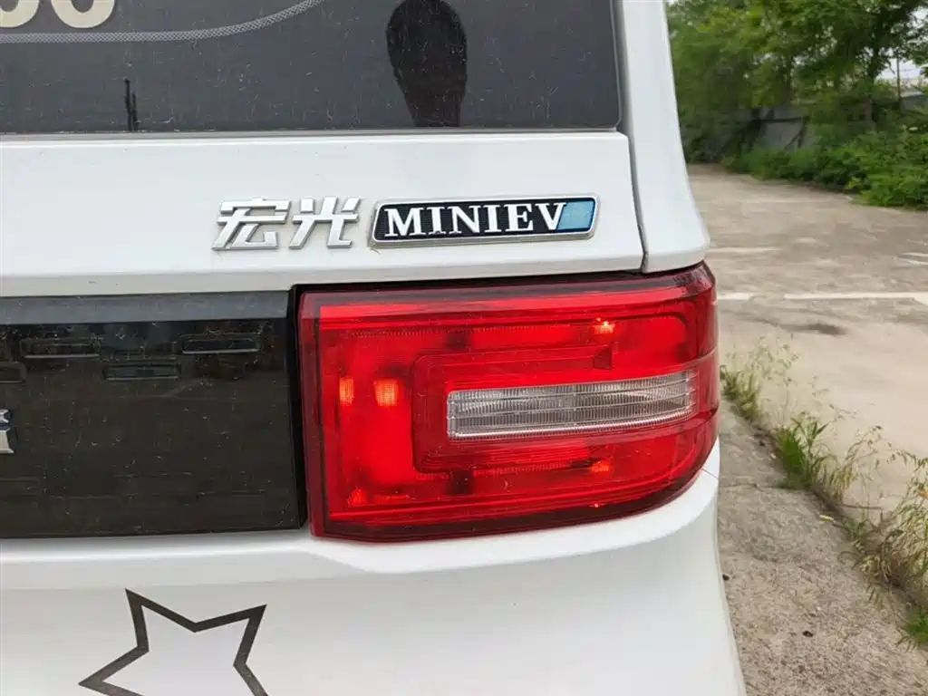 Фото 8 - Wuling Motors Hongguang MINIEV