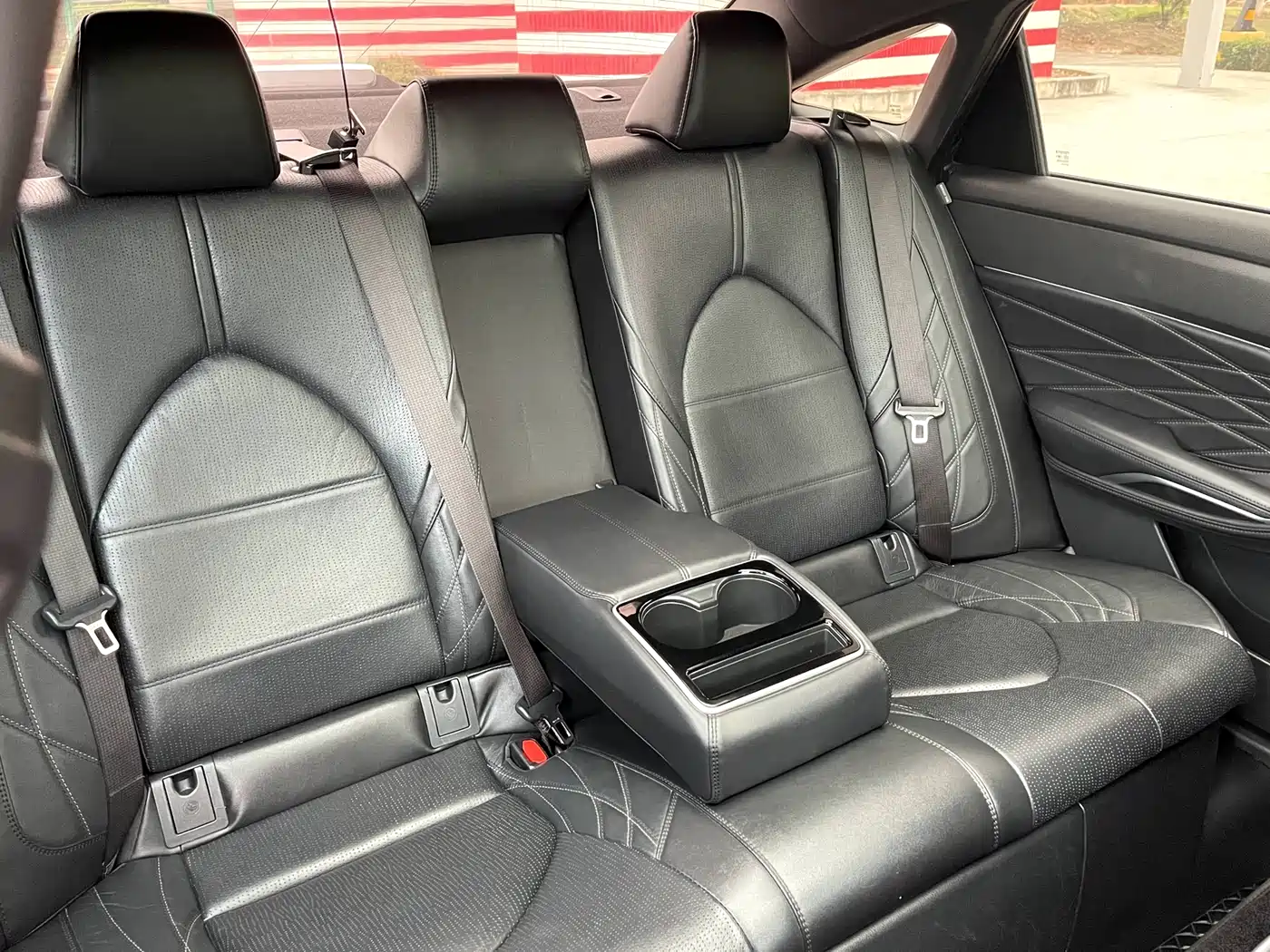 Toyota Avalon 2019 Hybrid 2.5L XLE Premium Edition China V фото 16
