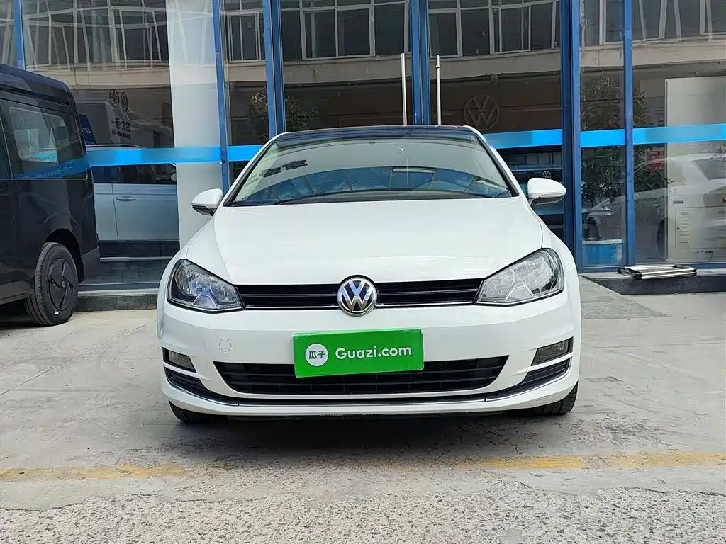 Volkswagen Golf 2016 230TSI Automatic Comfort фото 3