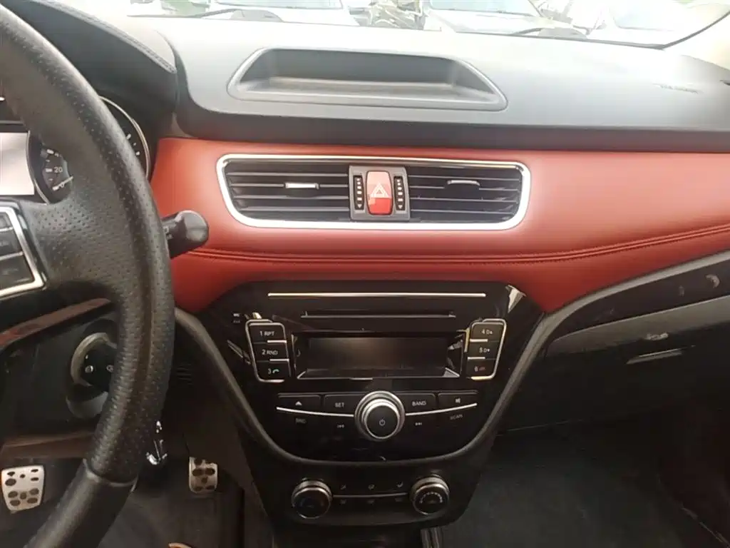 Haval H1 2015 1.5L Manual Urban фото 13