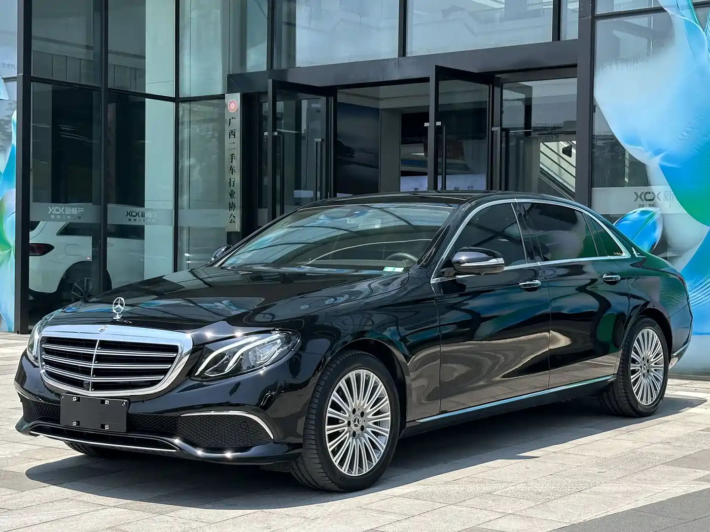 Mercedes-Benz E-Class 2020 E 300 L Luxury Model фото 2