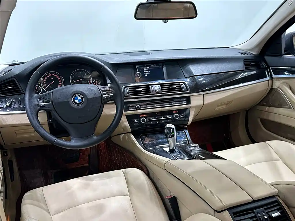 BMW 5 Series 2012 523Li Luxury фото 8